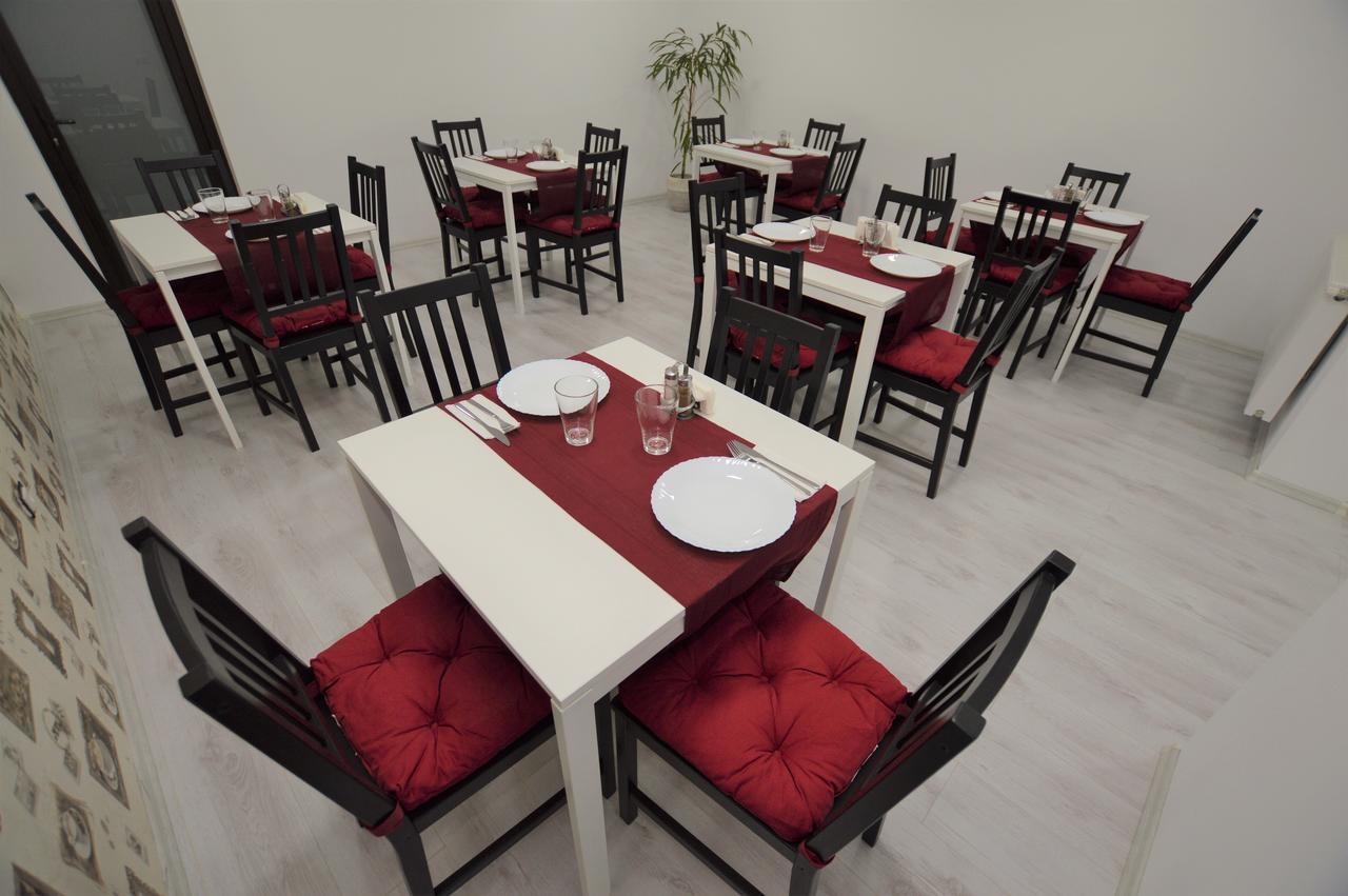 Riana Hotel Adjud Exterior photo